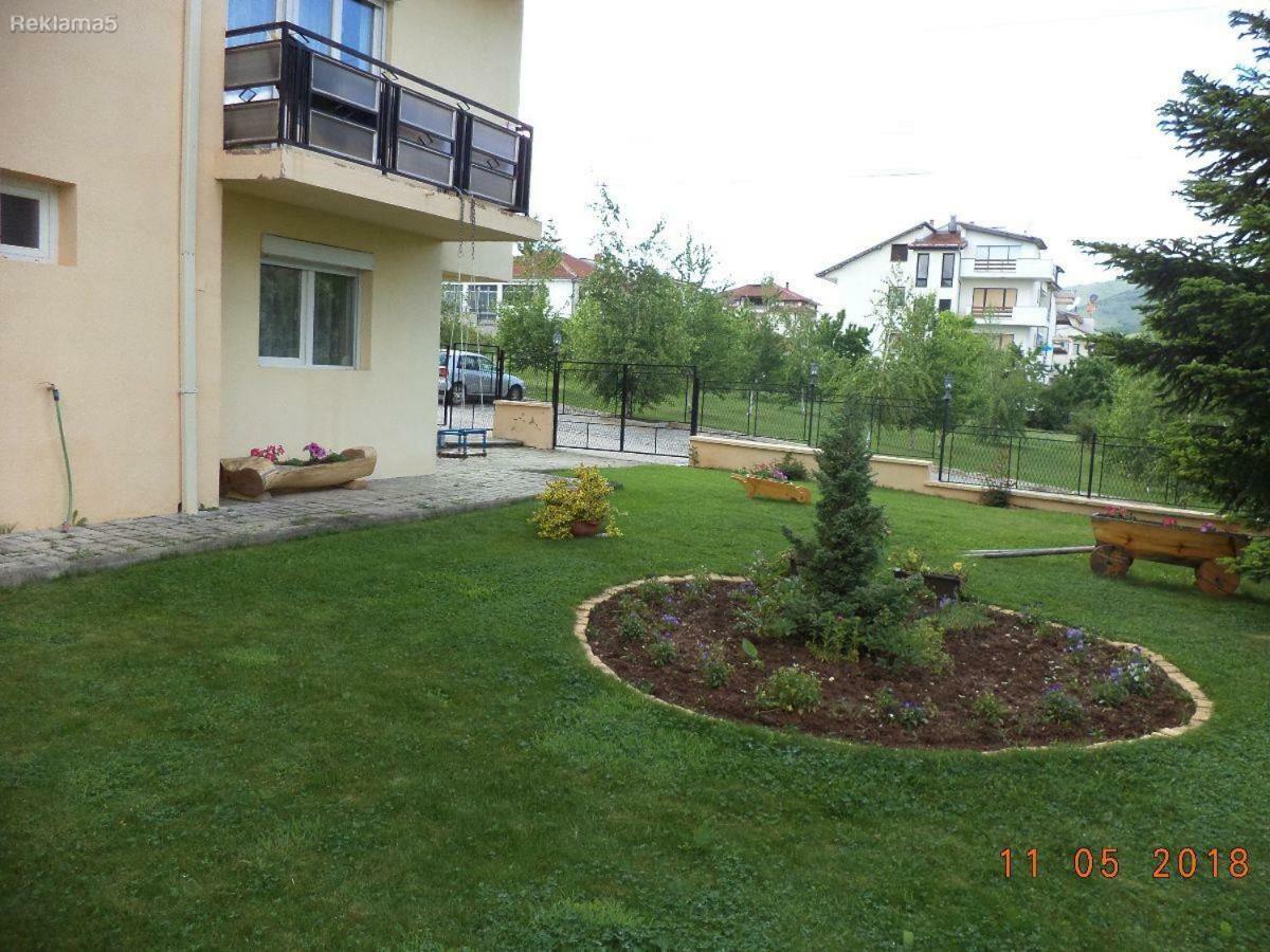 Petrograd Apartment บิโตลา ภายนอก รูปภาพ