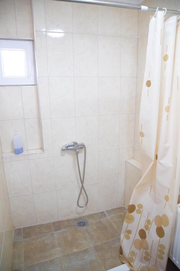 Petrograd Apartment บิโตลา ภายนอก รูปภาพ